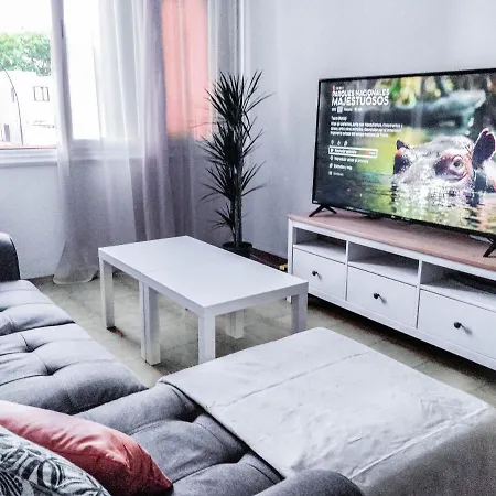 Lovely Double In A Shared Flat Near The Beach *